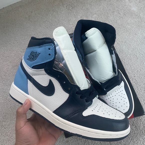 Jordan 1 High Obsidian size 9M